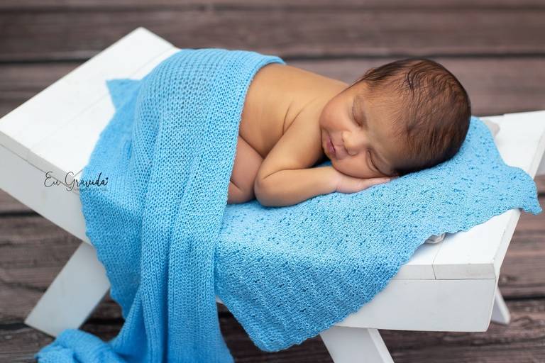 book de recém nascido menino de azul