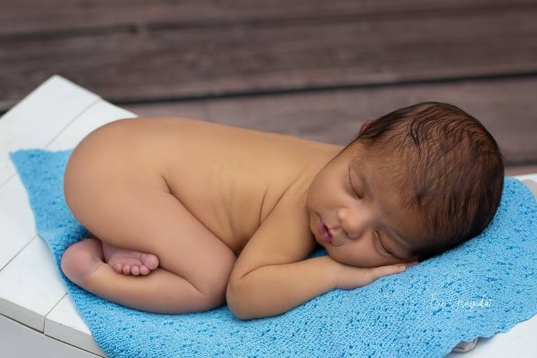 ensaio de recém nascido em estúdio fotográfico em Curitiba- Paraná