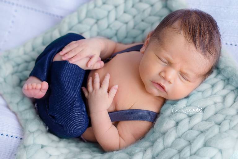 book de recém nascido em estúdio fotográfico em Curitiba- Paraná