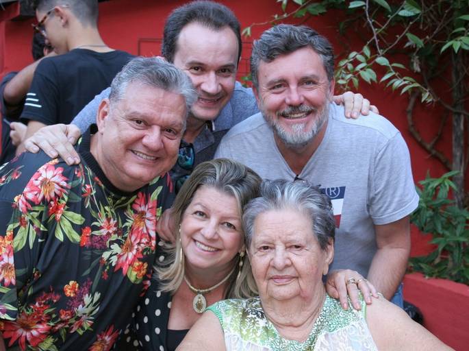 Amigos mais chegados de irmão