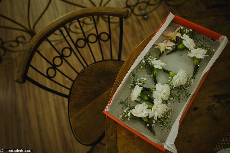 retratos e detalhes de noivas