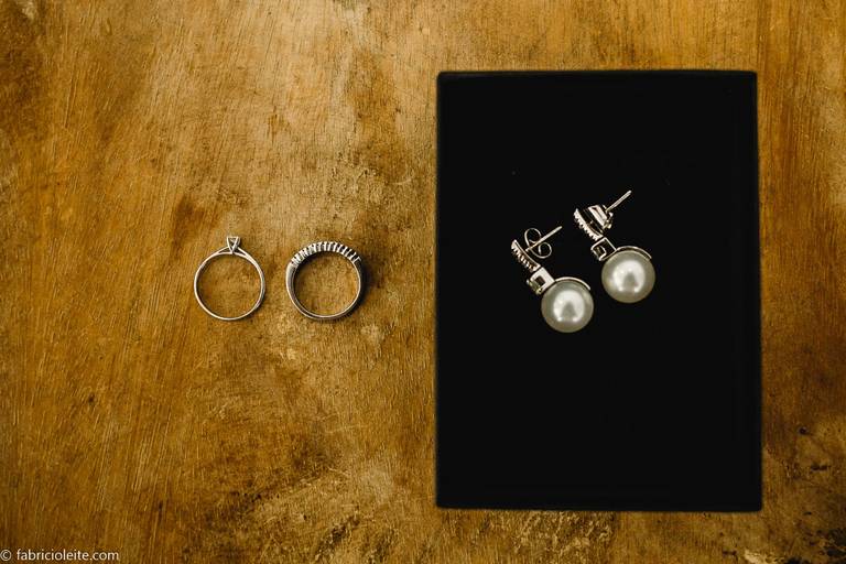 retratos e detalhes de noivas