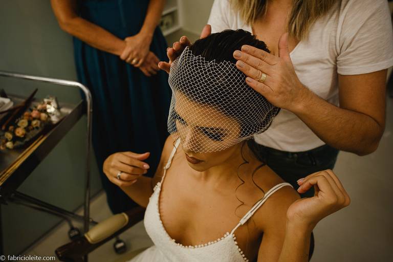 retratos e detalhes de noivas