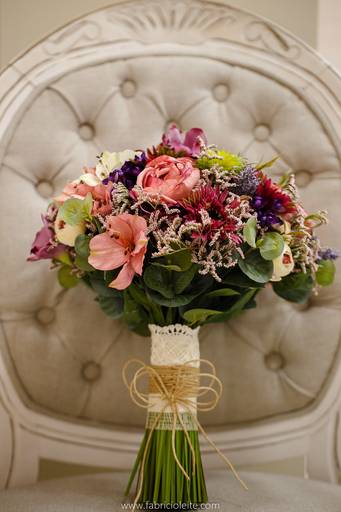 retratos e detalhes de noivas