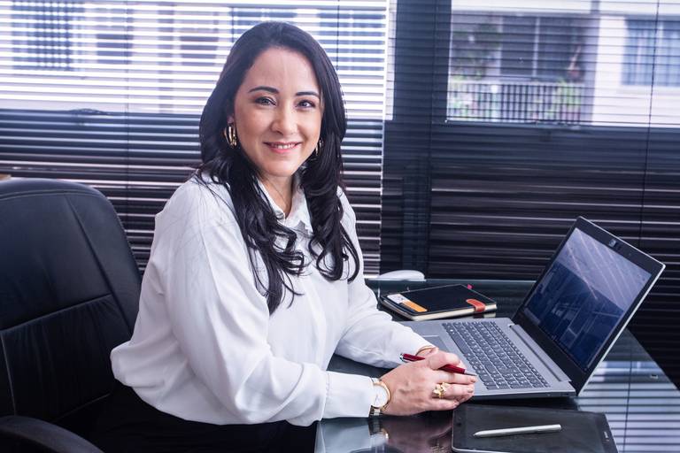 Retrato corporativo; retrato executivo; retrato empresarial; retrato para redes sociais; foto corporativa; fotografia executiva; fotografia empresarial; fotografia para redes sociais; fotografia para linkedin; carla vieira fotografia