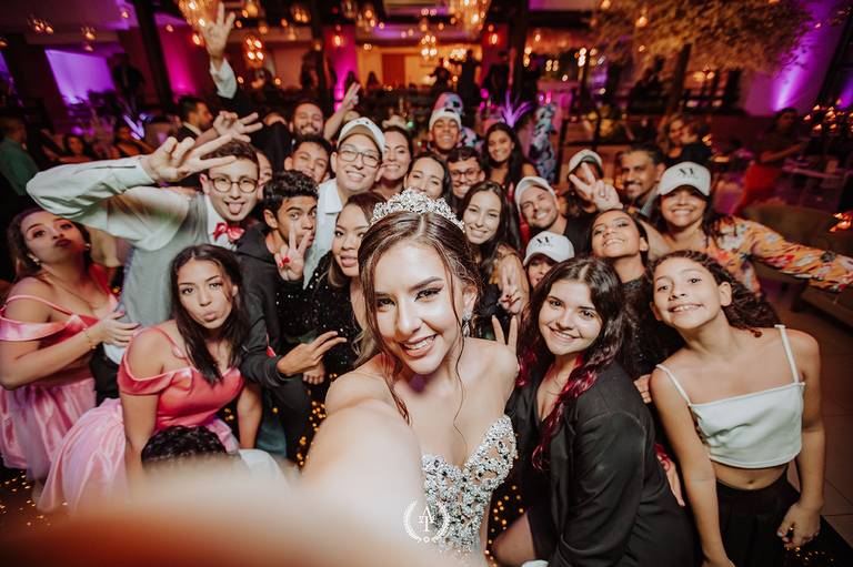 fotografo-de-debutantes-rj-festa-de-quinze-anos- fotografo-de-quinze-anos-Maison-Rosa-Flor-vestido-de-debutante-aniversario-fotografo-rio-de-janeiro-inesquecivel-casamento-fotografo-Petropolis-debuts-melhor-fotografo-de-debutante-do-rj-ensaio-de-15 anos-e