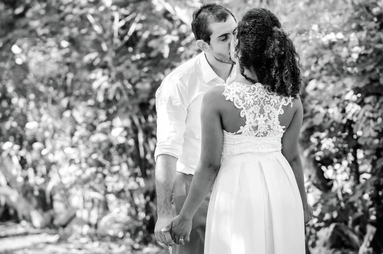 casal casamento ao ar livre isabela lucena fotografia