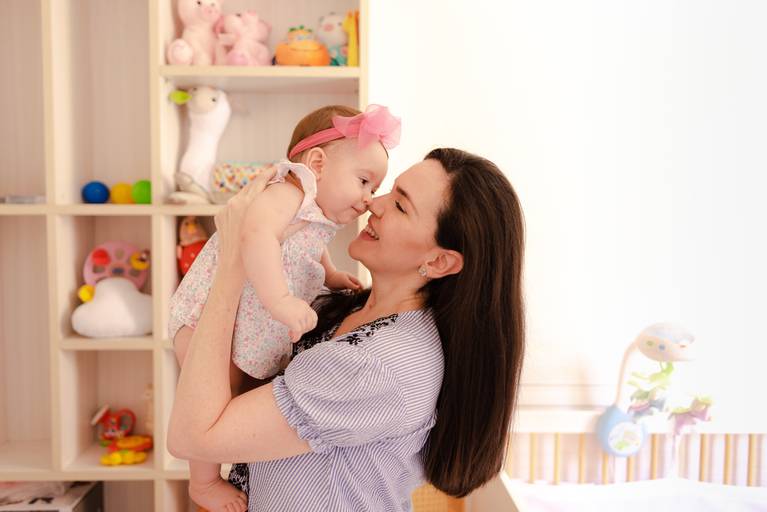 ensaio em casa-ensaio com bebe-ensaio no quartinho do bebe-isabela lucena