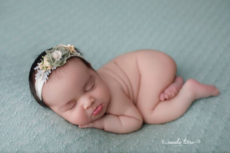 newborn-ensaio-fotografico-fotografia-foto-fotografa-bebê-recem-nascido-maternidade-estúdio-teresópolis-parto-nascimento-mãe-rio-de-janeiro-rj-sessão-família-nanda-tirre-perinatal-hctco-hospital-clínicas-doula-obstetra-arco-iris-idealiza-várzea-agriões