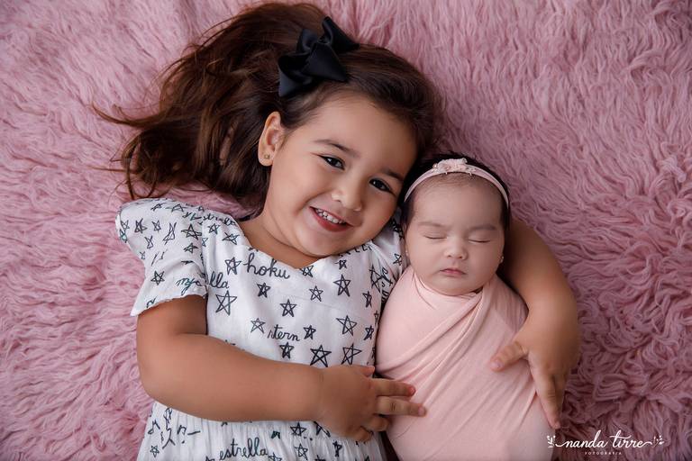 newborn-ensaio-fotografico-fotografia-foto-fotografa-bebê-recem-nascido-maternidade-estúdio-teresópolis-parto-nascimento-mãe-rio-de-janeiro-rj-sessão-família-nanda-tirre-perinatal-hctco-hospital-clínicas-doula-obstetra-arco-iris-idealiza-várzea-agriões