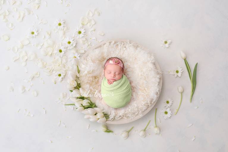 newborn-ensaio-fotografico-fotografia-foto-fotografa-book-bebê-baby-recem-nascido-maternidade-estúdio-teresópolis-varzea-agrioes-parto-nascimento-mãe-rio-de-janeiro-rj-sessão-família-nanda-tirre-perinatal-hctco-hospital-clínicas-doula-obstetra-pediatra