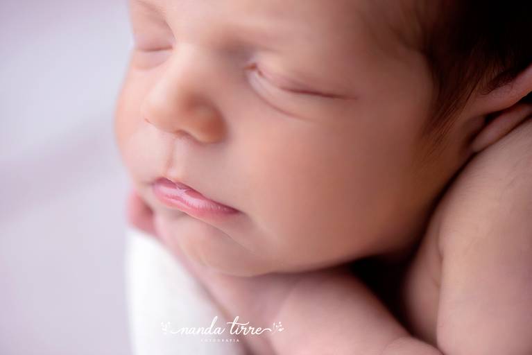 newborn-ensaio-fotografico-fotografia-foto-fotografa-book-bebê-baby-recem-nascido-maternidade-estúdio-barra-da-tijuca-parto-nascimento-mãe-rio-de-janeiro-rj-primeiros-dias-sessão-família-nanda-tirre-recreio-perinatal-laranjeiras-doula-obstetra-pediatra