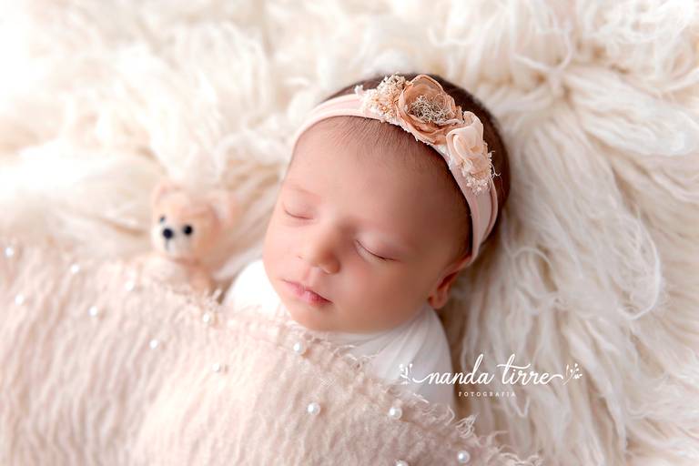 newborn-ensaio-fotografico-fotografia-foto-fotografa-book-bebê-baby-recem-nascido-maternidade-estúdio-barra-da-tijuca-parto-nascimento-mãe-rio-de-janeiro-rj-primeiros-dias-sessão-família-nanda-tirre-recreio-perinatal-laranjeiras-doula-obstetra-pediatra