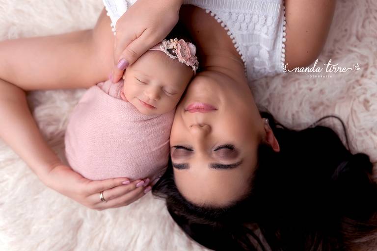 newborn-ensaio-fotografico-fotografia-foto-fotografa-book-bebê-baby-recem-nascido-maternidade-estúdio-barra-da-tijuca-parto-nascimento-mãe-rio-de-janeiro-rj-primeiros-dias-sessão-família-nanda-tirre-recreio-perinatal-laranjeiras-doula-obstetra-pediatra