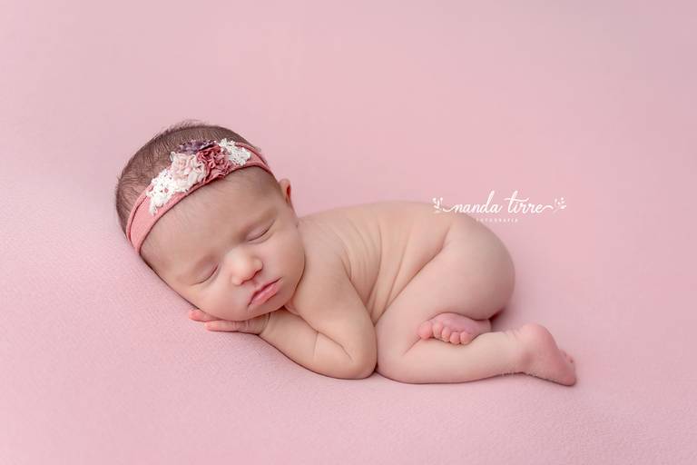 newborn-ensaio-fotografico-fotografia-foto-fotografa-book-bebê-baby-recem-nascido-maternidade-estúdio-barra-da-tijuca-parto-nascimento-mãe-rio-de-janeiro-rj-primeiros-dias-sessão-família-nanda-tirre-recreio-perinatal-laranjeiras-doula-obstetra-pediatra