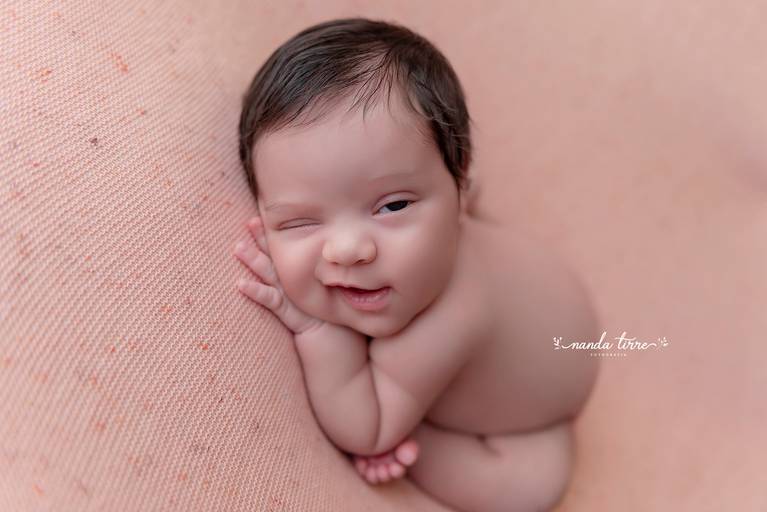 newborn-ensaio-fotografico-fotografia-foto-fotografa-book-bebê-baby-recem-nascido-maternidade-estúdio-teresópolis-varzea-agrioes-parto-nascimento-mãe-rio-de-janeiro-rj-sessão-família-nanda-tirre-perinatal-hctco-hospital-clínicas-doula-obstetra-pediatra