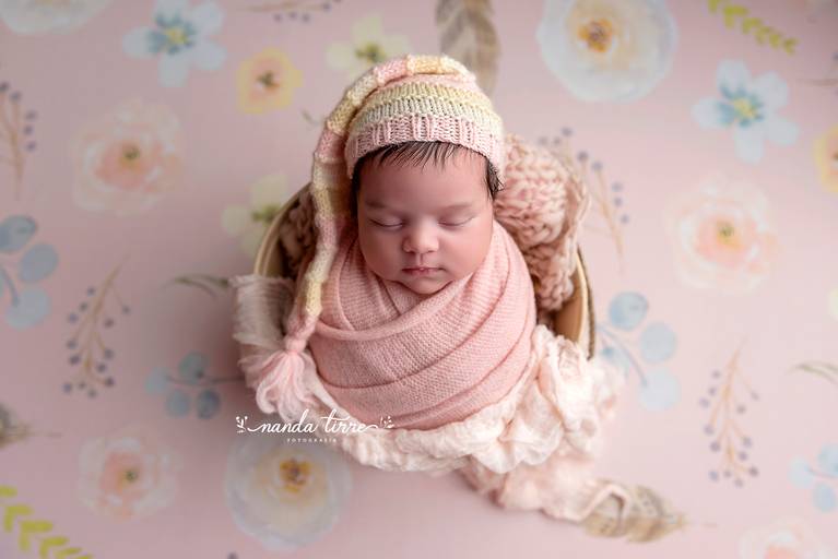 newborn-ensaio-fotografico-fotografia-foto-fotografa-book-bebê-baby-recem-nascido-maternidade-estúdio-teresópolis-varzea-agrioes-parto-nascimento-mãe-rio-de-janeiro-rj-sessão-família-nanda-tirre-perinatal-hctco-hospital-clínicas-doula-obstetra-pediatra