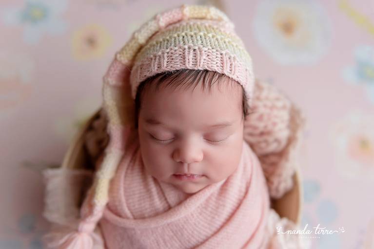 newborn-ensaio-fotografico-fotografia-foto-fotografa-book-bebê-baby-recem-nascido-maternidade-estúdio-teresópolis-varzea-agrioes-parto-nascimento-mãe-rio-de-janeiro-rj-sessão-família-nanda-tirre-perinatal-hctco-hospital-clínicas-doula-obstetra-pediatra