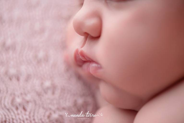 newborn-ensaio-fotografico-fotografia-foto-fotografa-book-bebê-baby-recem-nascido-maternidade-estúdio-teresópolis-varzea-agrioes-parto-nascimento-mãe-rio-de-janeiro-rj-sessão-família-nanda-tirre-perinatal-hctco-hospital-clínicas-doula-obstetra-pediatra