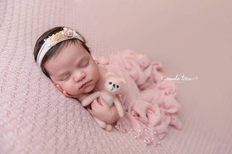 newborn-ensaio-fotografico-fotografia-foto-fotografa-book-bebê-baby-recem-nascido-maternidade-estúdio-teresópolis-varzea-agrioes-parto-nascimento-mãe-rio-de-janeiro-rj-sessão-família-nanda-tirre-perinatal-hctco-hospital-clínicas-doula-obstetra-pediatra