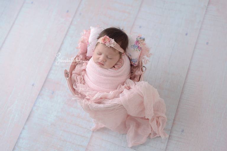 newborn-ensaio-fotografico-fotografia-foto-fotografa-book-bebê-baby-recem-nascido-maternidade-estúdio-barra-da-tijuca-parto-nascimento-mãe-rio-de-janeiro-rj-primeiros-dias-sessão-família-nanda-tirre-recreio-perinatal-laranjeiras-doula-obstetra-pediatra