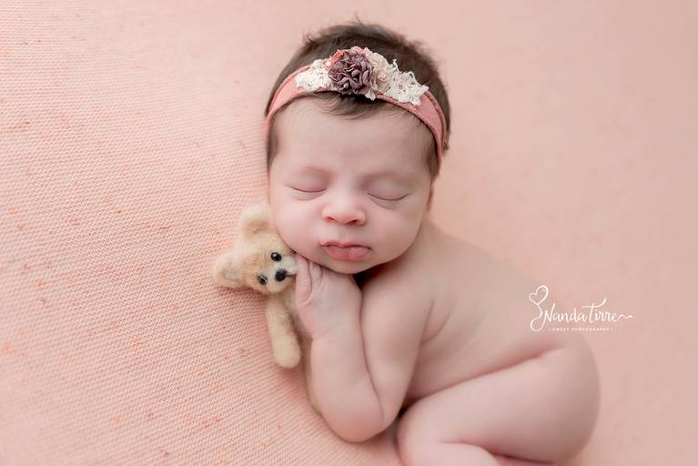 newborn-ensaio-fotografico-fotografia-foto-fotografa-book-bebê-baby-recem-nascido-maternidade-estúdio-barra-da-tijuca-parto-nascimento-mãe-rio-de-janeiro-rj-primeiros-dias-sessão-família-nanda-tirre-recreio-perinatal-laranjeiras-doula-obstetra-pediatra