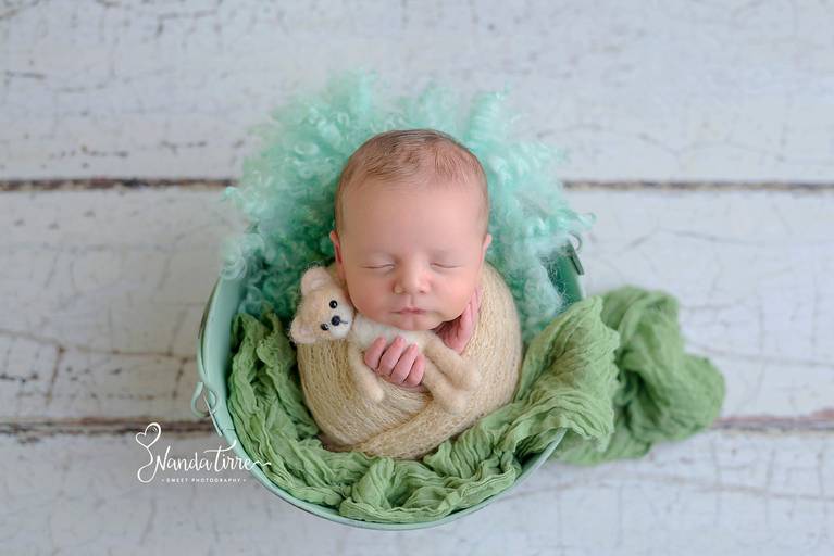 newborn-ensaio-fotografico-fotografia-foto-fotografa-book-bebê-baby-recem-nascido-maternidade-estúdio-jardim-botanico-barra-da-tijuca-maternity-parto-nascimento-mãe-filho-filha-rio-de-janeiro-rj-primeiros-dias-sessão-família-dias-nanda-tirre-photography