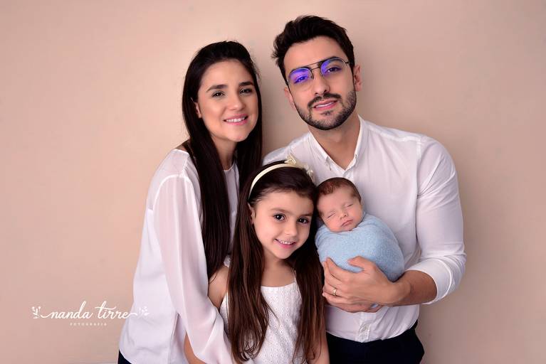 newborn-ensaio-fotografico-fotografia-foto-fotografa-book-bebê-baby-recem-nascido-maternidade-estúdio-teresópolis-varzea-agrioes-parto-nascimento-mãe-rio-de-janeiro-rj-sessão-família-nanda-tirre-perinatal-hctco-hospital-clínicas-doula-obstetra-pediatra