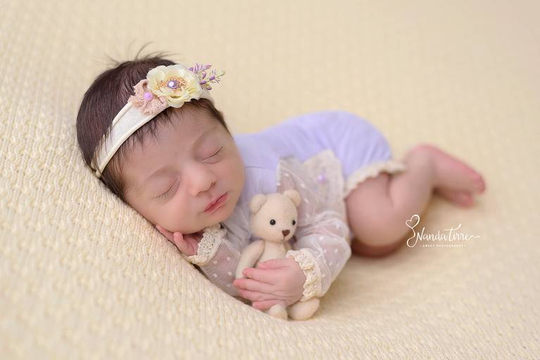 newborn-ensaio-fotografico-fotografia-foto-fotografa-book-bebê-baby-recem-nascido-maternidade-estúdio-jardim-botanico-barra-da-tijuca-maternity-parto-nascimento-mãe-filho-filha-rio-de-janeiro-rj-primeiros-dias-sessão-família-dias-nanda-tirre-photography