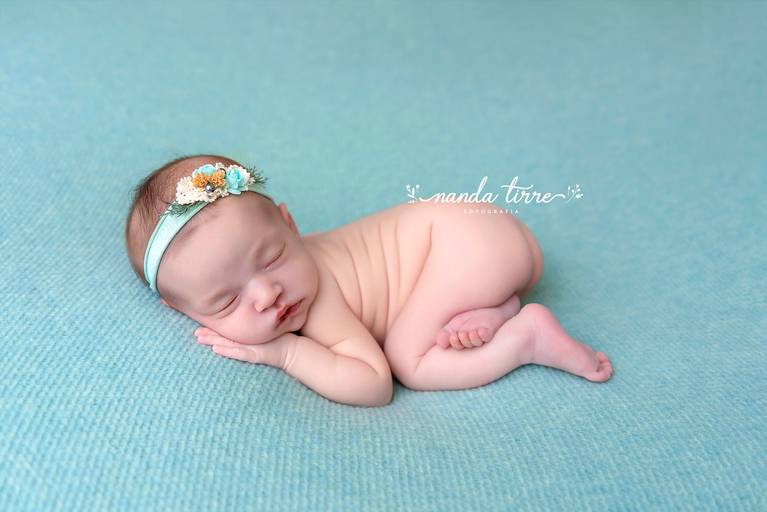 newborn-ensaio-fotografico-fotografia-foto-fotografa-book-bebê-baby-recem-nascido-maternidade-estúdio-teresópolis-varzea-agrioes-parto-nascimento-mãe-rio-de-janeiro-rj-sessão-família-nanda-tirre-perinatal-hctco-hospital-clínicas-doula-obstetra-pediatra