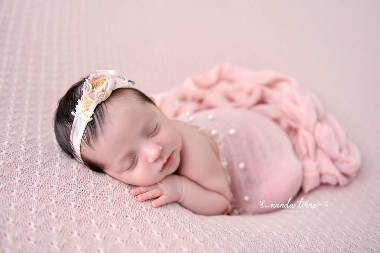 newborn-ensaio-fotografico-fotografia-foto-fotografa-book-bebê-baby-recem-nascido-maternidade-estúdio-teresópolis-varzea-agrioes-parto-nascimento-mãe-rio-de-janeiro-rj-sessão-família-nanda-tirre-perinatal-hctco-hospital-clínicas-doula-obstetra-pediatra