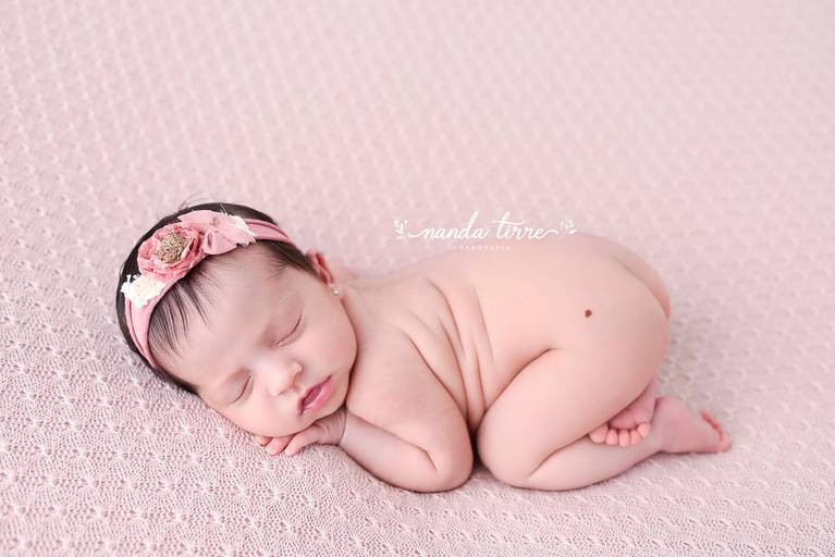 newborn-ensaio-fotografico-fotografia-foto-fotografa-book-bebê-baby-recem-nascido-maternidade-estúdio-teresópolis-varzea-agrioes-parto-nascimento-mãe-rio-de-janeiro-rj-sessão-família-nanda-tirre-perinatal-hctco-hospital-clínicas-doula-obstetra-pediatra