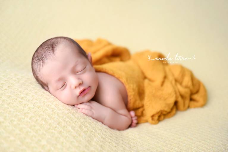 newborn-ensaio-fotografico-fotografia-foto-fotografa-book-bebê-baby-recem-nascido-maternidade-estúdio-teresópolis-varzea-agrioes-parto-nascimento-mãe-rio-de-janeiro-rj-sessão-família-nanda-tirre-perinatal-hctco-hospital-clínicas-doula-obstetra-pediatra