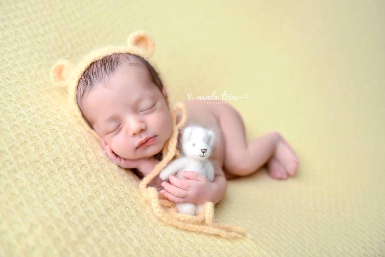 newborn-ensaio-fotografico-fotografia-foto-fotografa-book-bebê-baby-recem-nascido-maternidade-estúdio-teresópolis-varzea-agrioes-parto-nascimento-mãe-rio-de-janeiro-rj-sessão-família-nanda-tirre-perinatal-hctco-hospital-clínicas-doula-obstetra-pediatra