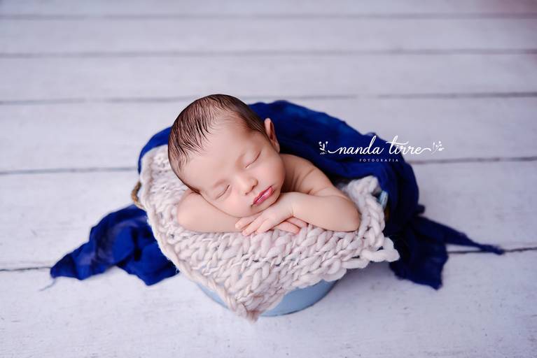 newborn-ensaio-fotografico-fotografia-foto-fotografa-book-bebê-baby-recem-nascido-maternidade-estúdio-teresópolis-varzea-agrioes-parto-nascimento-mãe-rio-de-janeiro-rj-sessão-família-nanda-tirre-perinatal-hctco-hospital-clínicas-doula-obstetra-pediatra