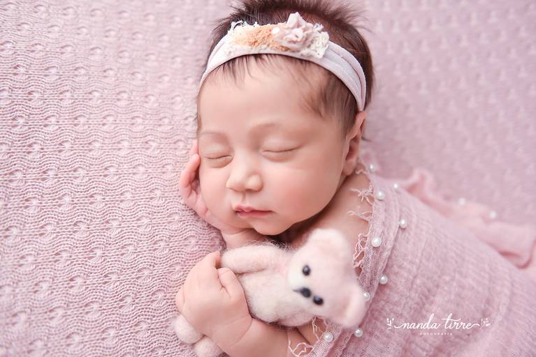 newborn-ensaio-fotografico-fotografia-foto-fotografa-book-bebê-baby-recem-nascido-maternidade-estúdio-teresópolis-varzea-agrioes-parto-nascimento-mãe-rio-de-janeiro-rj-sessão-família-nanda-tirre-perinatal-hctco-hospital-clínicas-doula-obstetra-pediatra