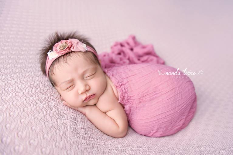 newborn-ensaio-fotografico-fotografia-foto-fotografa-book-bebê-baby-recem-nascido-maternidade-estúdio-teresópolis-varzea-agrioes-parto-nascimento-mãe-rio-de-janeiro-rj-sessão-família-nanda-tirre-perinatal-hctco-hospital-clínicas-doula-obstetra-pediatra