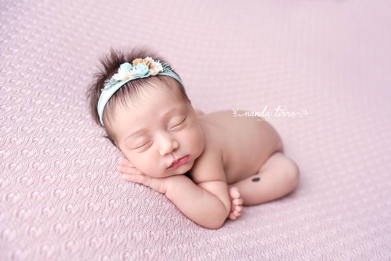 newborn-ensaio-fotografico-fotografia-foto-fotografa-book-bebê-baby-recem-nascido-maternidade-estúdio-teresópolis-varzea-agrioes-parto-nascimento-mãe-rio-de-janeiro-rj-sessão-família-nanda-tirre-perinatal-hctco-hospital-clínicas-doula-obstetra-pediatra