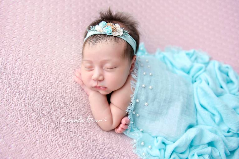 newborn-ensaio-fotografico-fotografia-foto-fotografa-book-bebê-baby-recem-nascido-maternidade-estúdio-teresópolis-varzea-agrioes-parto-nascimento-mãe-rio-de-janeiro-rj-sessão-família-nanda-tirre-perinatal-hctco-hospital-clínicas-doula-obstetra-pediatra