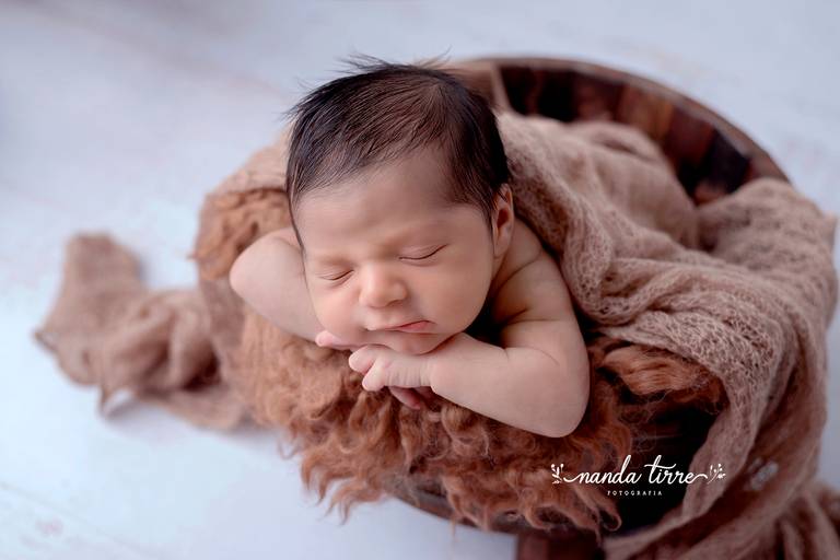 newborn-ensaio-fotografico-fotografia-foto-fotografa-book-bebê-baby-recem-nascido-maternidade-estúdio-barra-da-tijuca-parto-nascimento-mãe-rio-de-janeiro-rj-primeiros-dias-sessão-família-nanda-tirre-recreio-perinatal-laranjeiras-doula-obstetra-pediatra