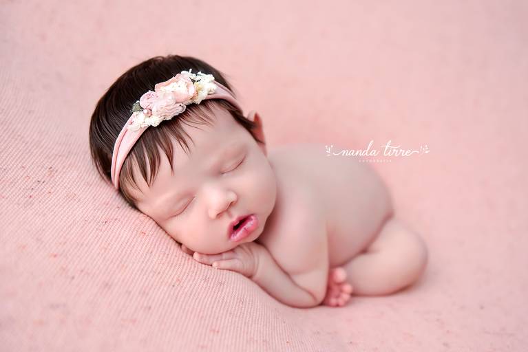 newborn-ensaio-fotografico-fotografia-foto-fotografa-book-bebê-baby-recem-nascido-maternidade-estúdio-teresópolis-varzea-agrioes-parto-nascimento-mãe-rio-de-janeiro-rj-sessão-família-nanda-tirre-perinatal-hctco-hospital-clínicas-doula-obstetra-pediatra