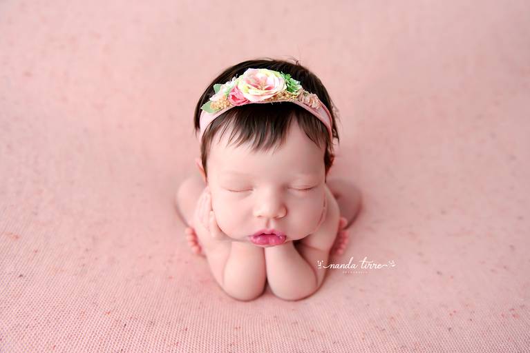 newborn-ensaio-fotografico-fotografia-foto-fotografa-book-bebê-baby-recem-nascido-maternidade-estúdio-teresópolis-varzea-agrioes-parto-nascimento-mãe-rio-de-janeiro-rj-sessão-família-nanda-tirre-perinatal-hctco-hospital-clínicas-doula-obstetra-pediatra