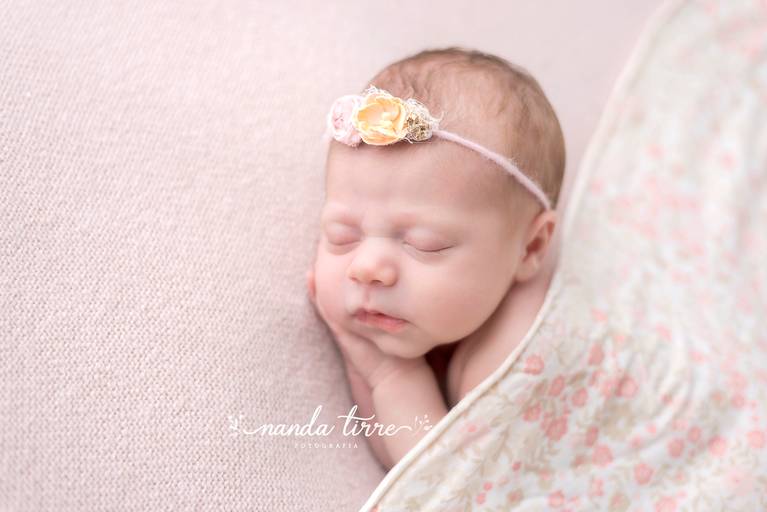 newborn-ensaio-fotografico-fotografia-foto-fotografa-book-bebê-baby-recem-nascido-maternidade-estúdio-barra-da-tijuca-parto-nascimento-mãe-rio-de-janeiro-rj-primeiros-dias-sessão-família-nanda-tirre-recreio-perinatal-laranjeiras-doula-obstetra-pediatra