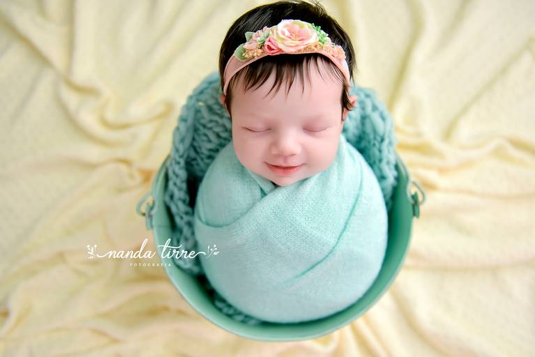 newborn-ensaio-fotografico-fotografia-foto-fotografa-book-bebê-baby-recem-nascido-maternidade-estúdio-teresópolis-varzea-agrioes-parto-nascimento-mãe-rio-de-janeiro-rj-sessão-família-nanda-tirre-perinatal-hctco-hospital-clínicas-doula-obstetra-pediatra