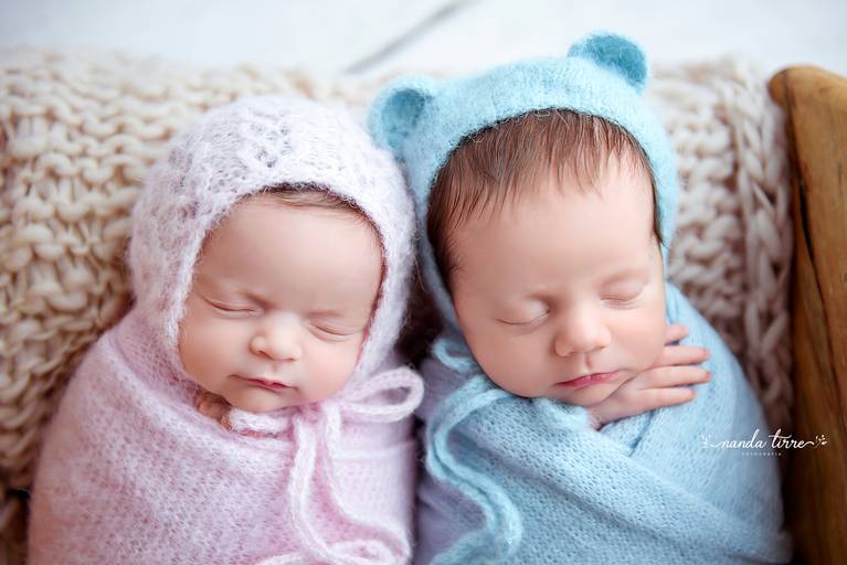 newborn-ensaio-fotografico-fotografia-foto-fotografa-book-bebê-baby-recem-nascido-maternidade-estúdio-teresópolis-varzea-agrioes-parto-nascimento-mãe-rio-de-janeiro-rj-sessão-família-nanda-tirre-perinatal-hctco-hospital-clínicas-doula-obstetra-pediatra