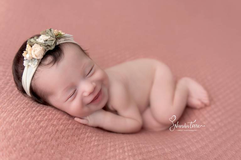 newborn-ensaio-fotografico-fotografia-foto-fotografa-book-bebê-baby-recem-nascido-maternidade-estúdio-barra-da-tijuca-parto-nascimento-mãe-rio-de-janeiro-rj-primeiros-dias-sessão-família-nanda-tirre-recreio-perinatal-laranjeiras-doula-obstetra-pediatra