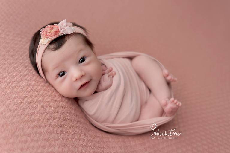 newborn-ensaio-fotografico-fotografia-foto-fotografa-book-bebê-baby-recem-nascido-maternidade-estúdio-barra-da-tijuca-parto-nascimento-mãe-rio-de-janeiro-rj-primeiros-dias-sessão-família-nanda-tirre-recreio-perinatal-laranjeiras-doula-obstetra-pediatra