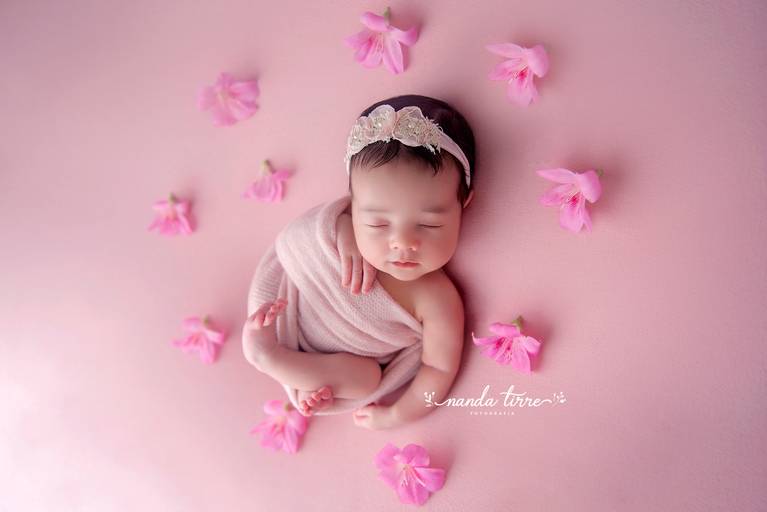 newborn-ensaio-fotografico-fotografia-foto-fotografa-bebê-recem-nascido-maternidade-estúdio-teresópolis-parto-nascimento-mãe-rio-de-janeiro-rj-sessão-família-nanda-tirre-perinatal-hctco-hospital-clínicas-doula-obstetra-arco-iris-idealiza-várzea-agriões