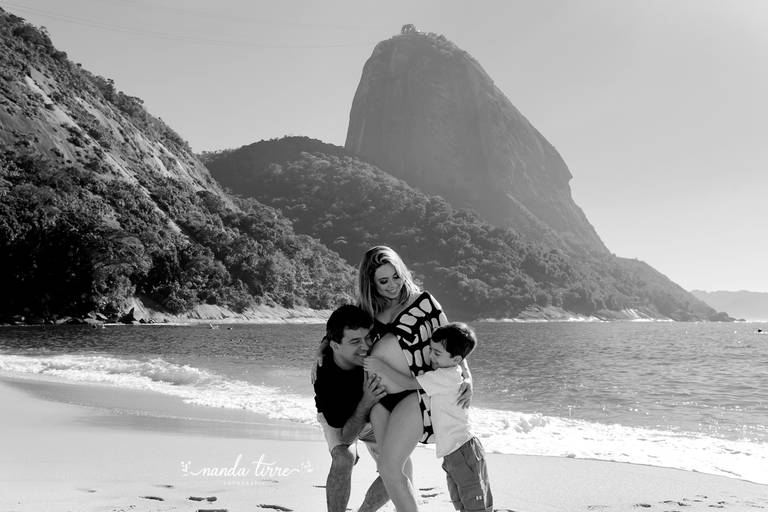 gestante-gravida-estudio-fotografia-fotografico-rio-de-janeiro-rj-nanda-tirre-fotografo-ensaio-foto-book-barra-da-tijuca-gravidez-gestação-pregnant-maternidade-maternity-bebê-baby-nascimento-filho-filha-mãe-externo-parque-praia-recreio-peninsula-zona-sul