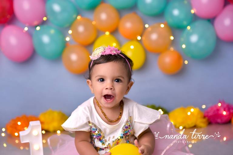 smash-the-cake-aniversario-bolo-bebê-criança-rio-de-janeiro-rj-nanda-tirre-fotografo-ensaio-foto-book-barra-da-tijuca-bebê-baby-filho-filha-estudio-fotografico-festa-1-aninho-ano-fotografia-fotografa-parabens-bolo-bagunça-acompanhamento-recreio-cenário